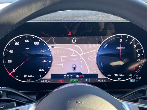 Used 2025 Mercedes-Benz GLC 350e 4MATIC image 18