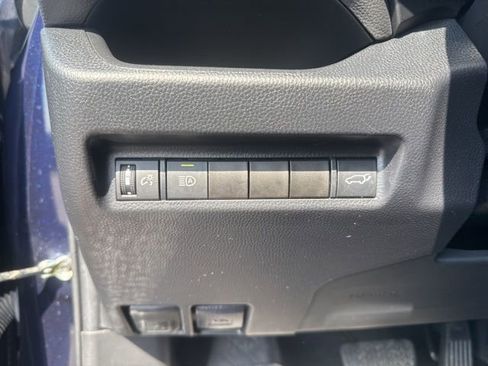 Used 2022 Toyota RAV4 XLE w/ Convenience Package image 25