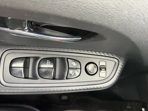 Used 2021 Nissan Versa SV image 22