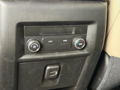 Used 2023 Chevrolet Traverse LS FWD image 15