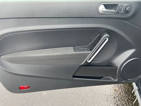 Used 2019 Volkswagen Beetle 2.0T SE image 12