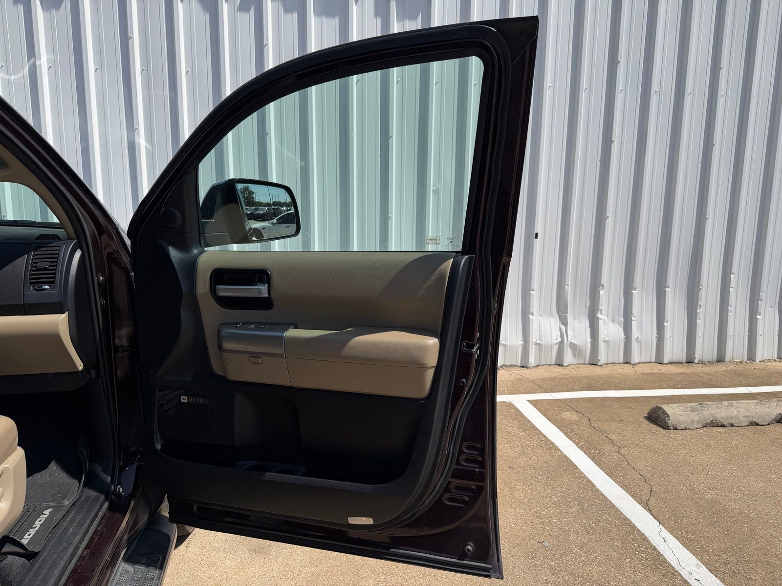 Used 2018 Toyota Sequoia Limited w/ Safety & Convenience Package RWD image 28