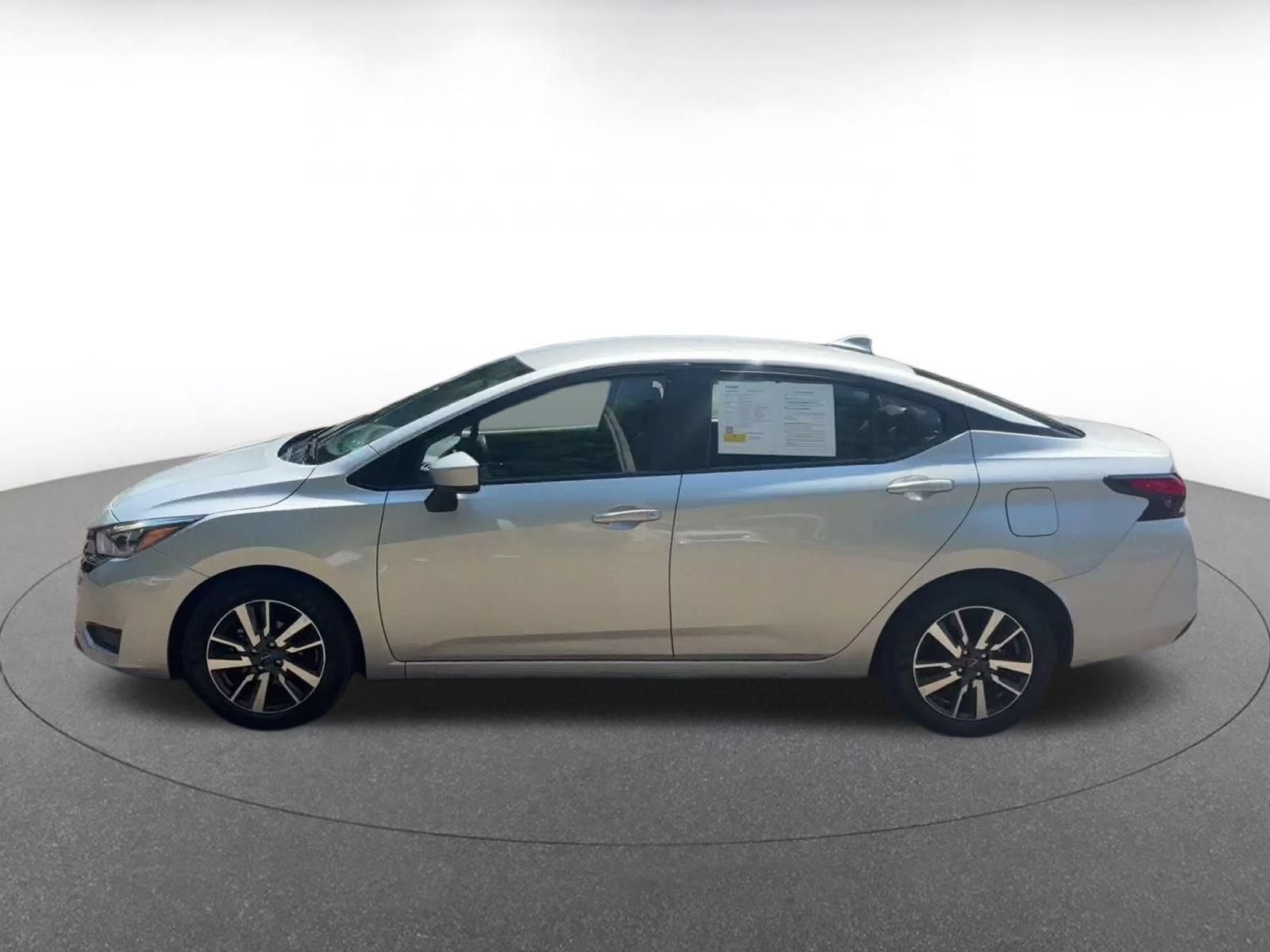 Used 2025 Nissan Versa SV FWD image 8