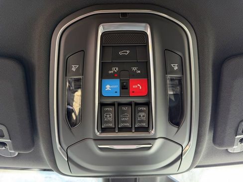 New 2026 Jeep Grand Cherokee Limited w/ Limited Altitude Package AWD/4WD image 24