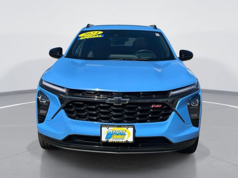 Certified 2024 Chevrolet Trax RS w/ Sunroof Package FWD image 2