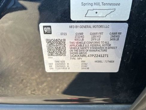 Used 2023 GMC Acadia SLE w/ Driver Convenience Package image 31