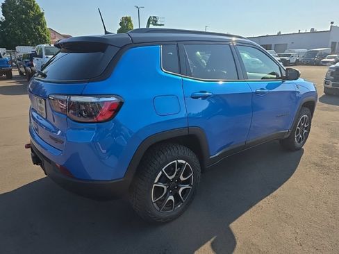 New 2026 Jeep Compass Trailhawk w/ Sun, Sound & Navigation Group AWD/4WD image 5