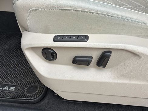 Used 2025 Volkswagen Atlas SEL Premium R-Line image 14