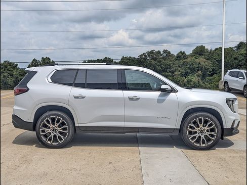 New 2026 GMC Acadia Denali Ultimate w/ LPO, Floor Liner Package AWD/4WD image 6