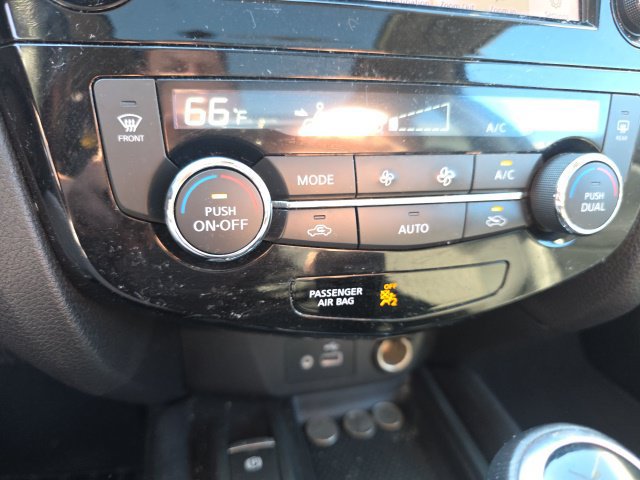 Used 2019 Nissan Rogue SV w/ Sun & Sound Touring Package AWD/4WD image 6