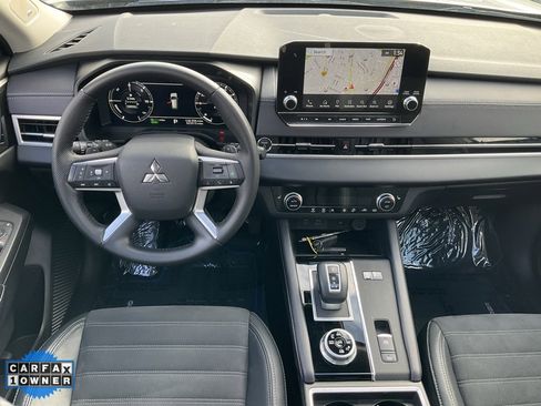 Used 2023 Mitsubishi Outlander SE image 41