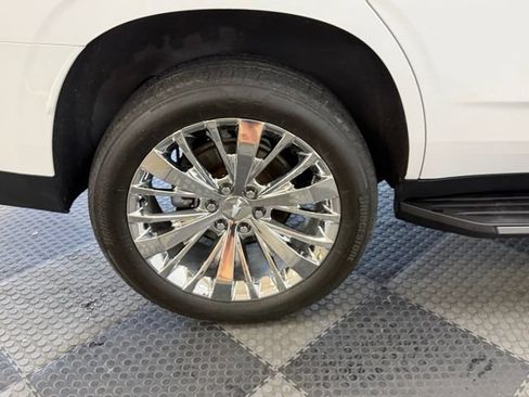 Used 2021 Chevrolet Tahoe LT w/ LT Signature Package AWD/4WD image 13