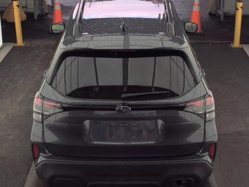 Used 2025 Subaru Forester Premium image 5