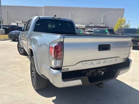 Used 2023 Toyota Tacoma TRD Sport AWD/4WD image 4