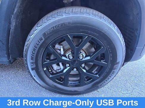 Used 2024 Jeep Grand Cherokee L Laredo image 22