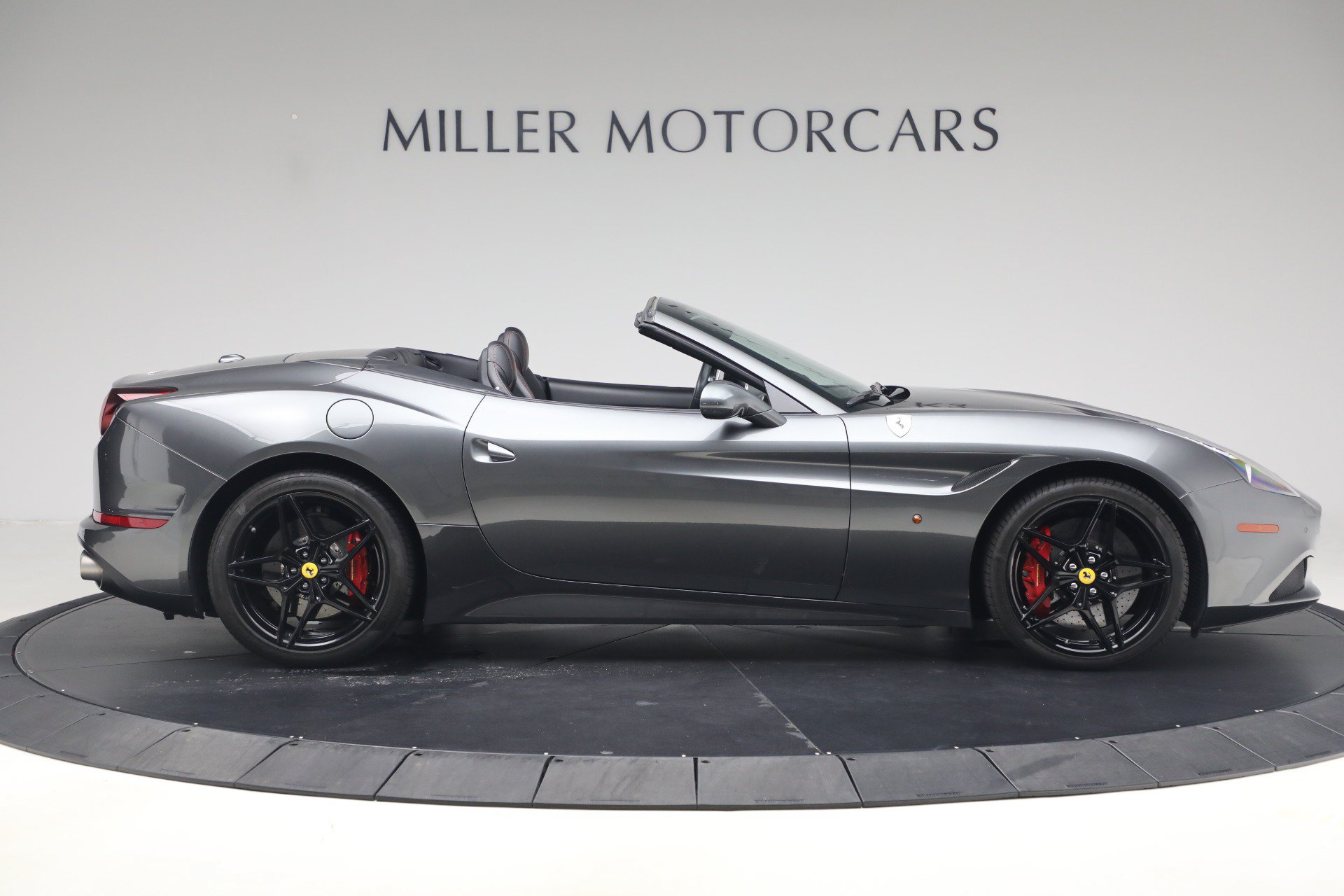 Certified 2015 Ferrari California T RWD image 10