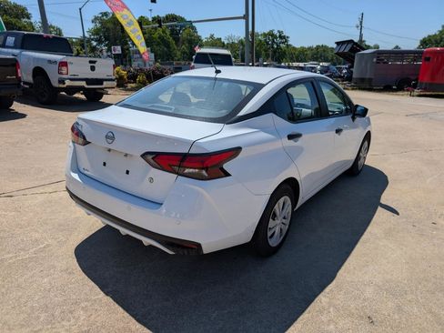 Used 2024 Nissan Versa S FWD image 5