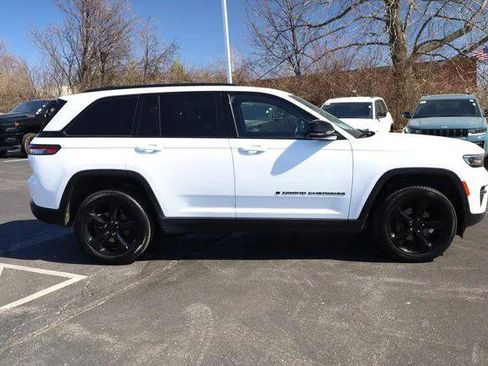 Certified 2022 Jeep Grand Cherokee Altitude image 4