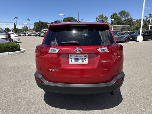 Used 2015 Toyota RAV4 LE FWD image 4