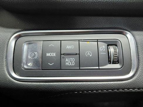 Used 2025 Buick Enclave Avenir AWD/4WD image 41