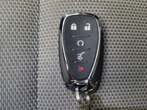 Used 2021 Chevrolet Traverse LT FWD image 32