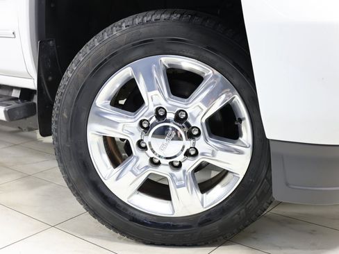 Used 2019 GMC Sierra 2500 Denali w/ Duramax Plus Package AWD/4WD image 14
