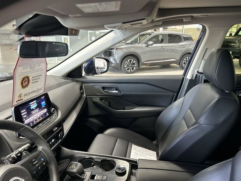 Certified 2024 Nissan Rogue SV w/ SV Premium Package AWD/4WD image 3