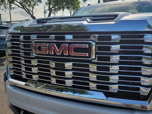 Certified 2024 GMC Sierra 2500 Denali w/ Denali Reserve Package AWD/4WD image 7