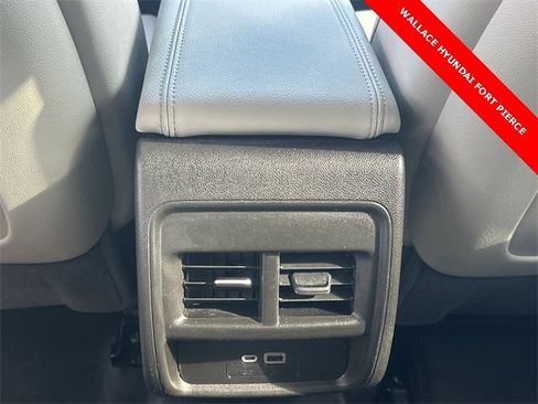 Used 2023 Cadillac XT4 Luxury image 18