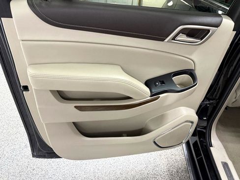 Used 2019 GMC Yukon XL Denali w/ Denali Ultimate Package image 28