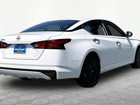 Used 2024 Nissan Altima 2.5 S FWD image 6