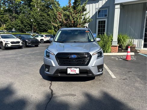 Certified 2024 Subaru Forester Premium AWD/4WD image 9