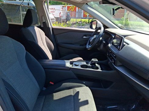 Used 2023 Nissan Rogue SV AWD/4WD image 12