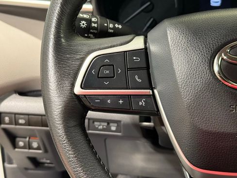 Certified 2024 Toyota Sienna XLE image 26