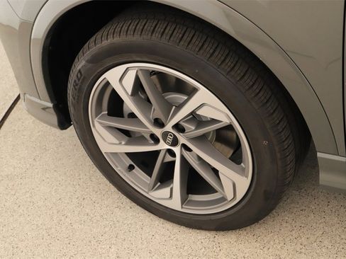 New 2025 Audi Q3 2.0T Premium image 30