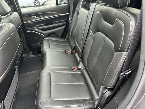 Used 2025 Jeep Grand Cherokee Limited 4xe AWD/4WD image 27