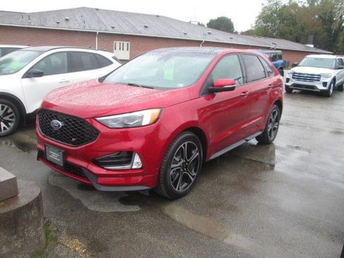 Used 2020 Ford Edge ST w/ Equipment Group 401A image 3