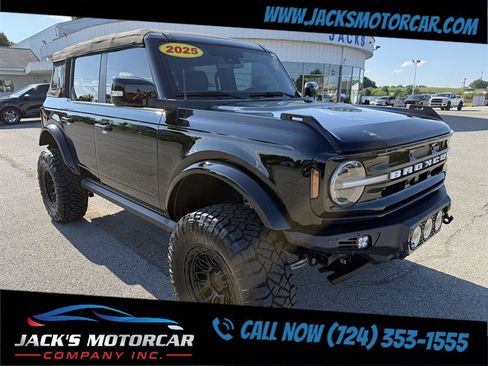 Used 2025 Ford Bronco Outer Banks AWD/4WD image 1