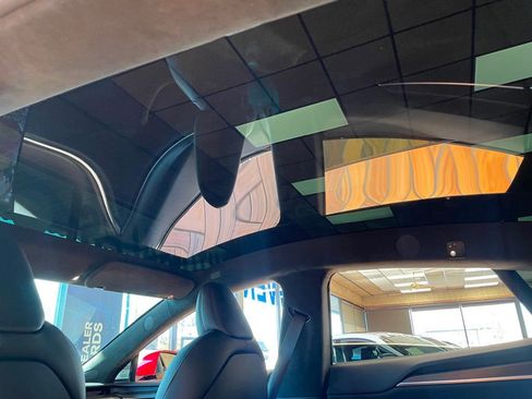 Used 2022 Tesla Model S Plaid image 22