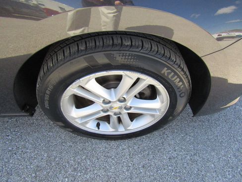 Used 2017 Chevrolet Cruze LT image 21