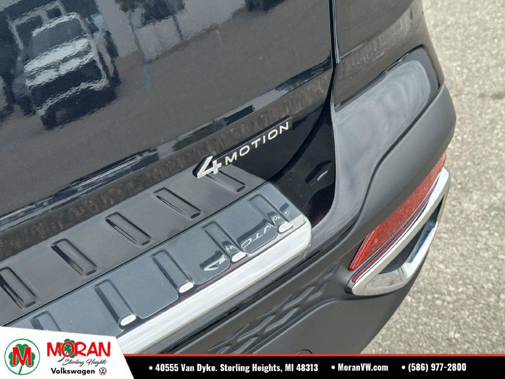Certified 2024 Volkswagen Taos SE AWD/4WD image 10