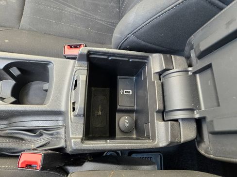 Used 2017 Ford Focus SEL FWD image 28