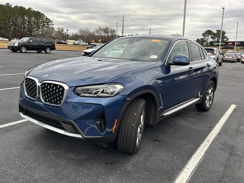 Certified 2023 BMW X4 xDrive30i w/ Premium Package image 2