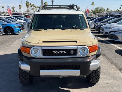 Used 2014 Toyota FJ Cruiser 4WD w/ Upgrade Package image 16