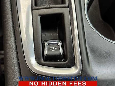 Used 2018 Chevrolet Equinox LT w/ Sun & Infotainment Package image 32