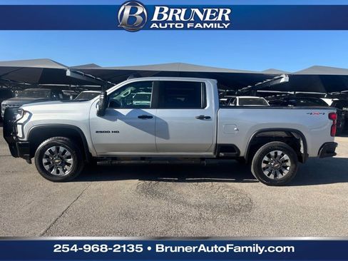 Used 2022 Chevrolet Silverado 2500 Custom w/ Custom Value Package image 10