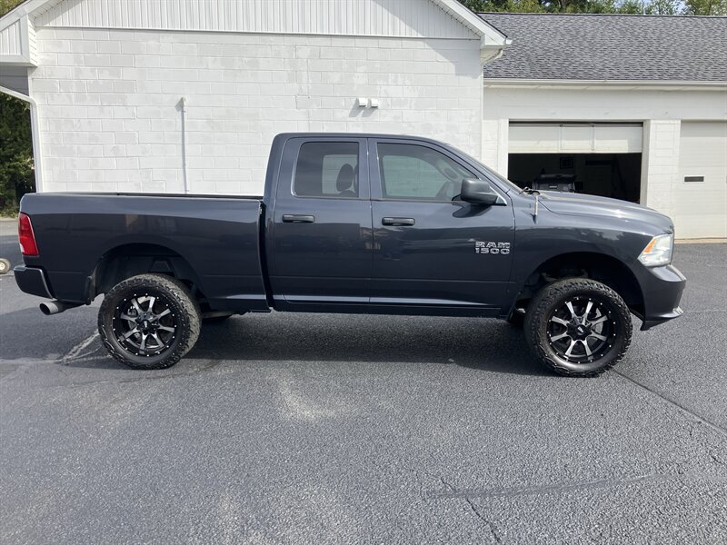 Used 2016 RAM 1500 Express AWD/4WD image 3
