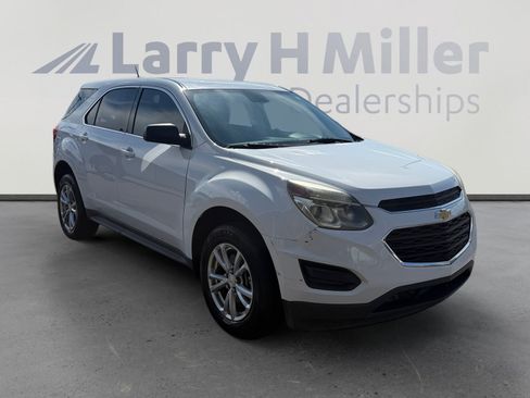 Used 2017 Chevrolet Equinox LS AWD/4WD image 7