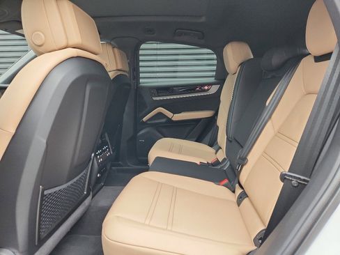 New 2026 Porsche Cayenne Coupe image 44