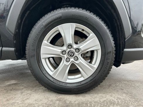 Used 2020 Toyota RAV4 LE w/ Carpet Mat Package AWD/4WD image 31